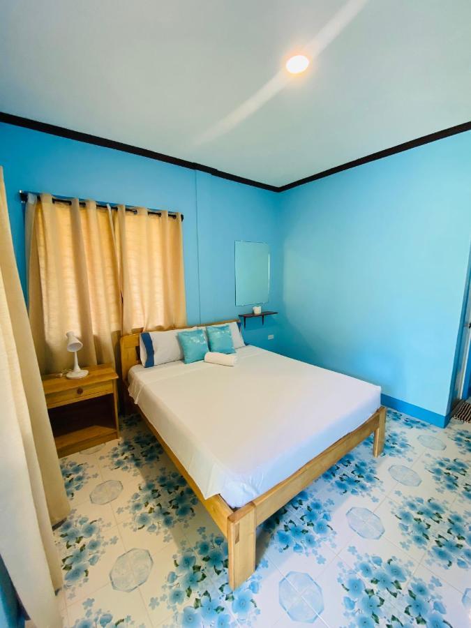 Uptown Guesthouse Siquijor Room photo