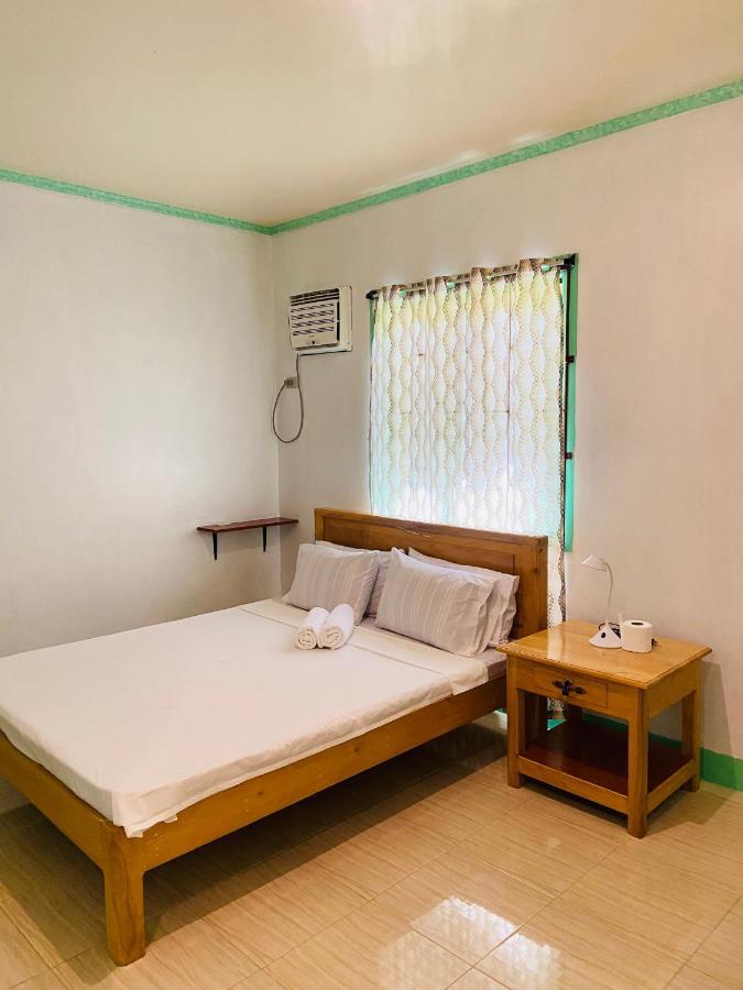 Uptown Guesthouse Siquijor Room photo