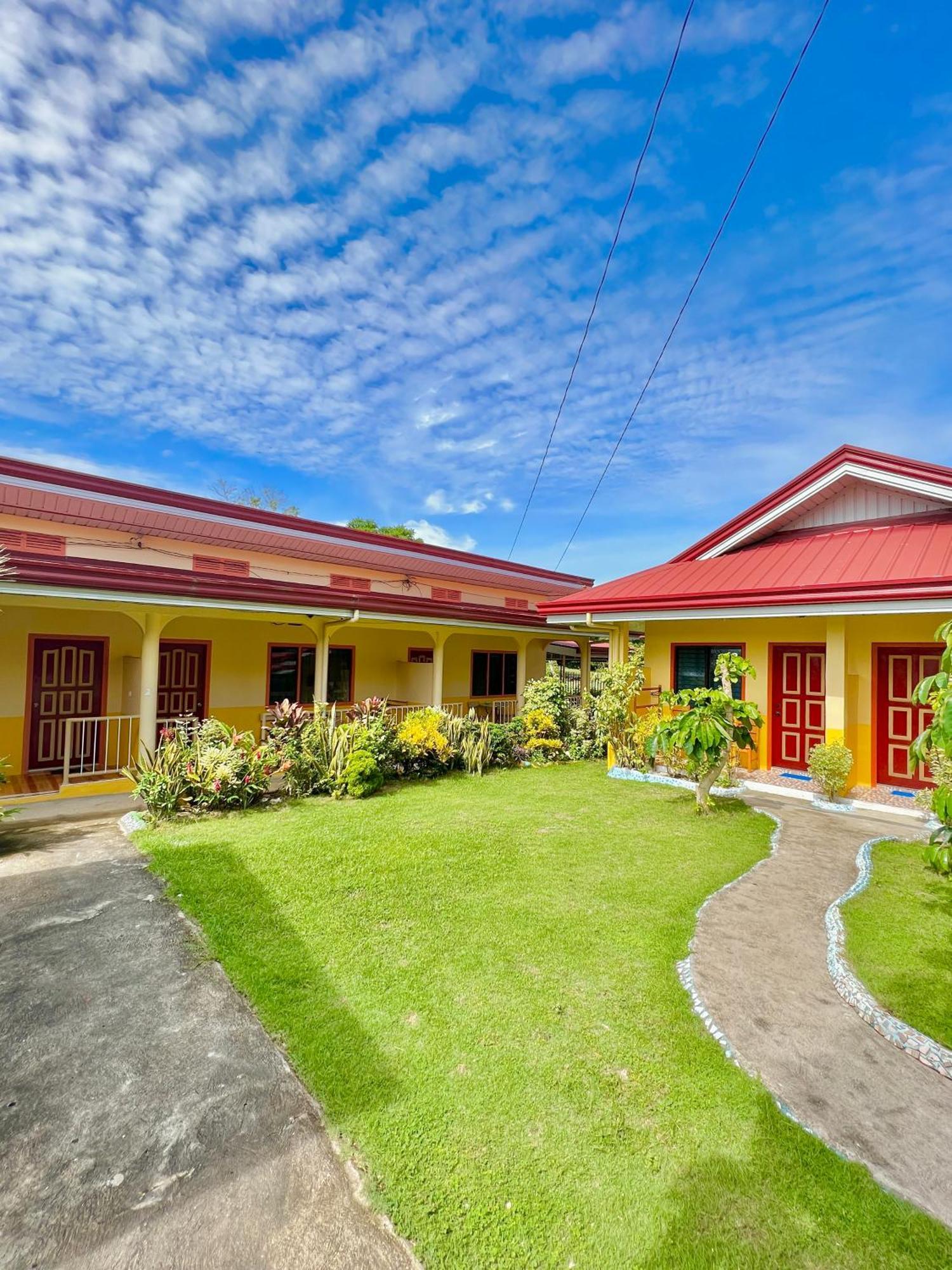 Uptown Guesthouse Siquijor Exterior photo