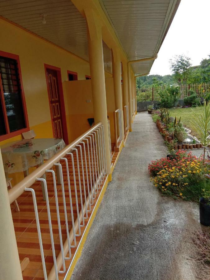 Uptown Guesthouse Siquijor Exterior photo