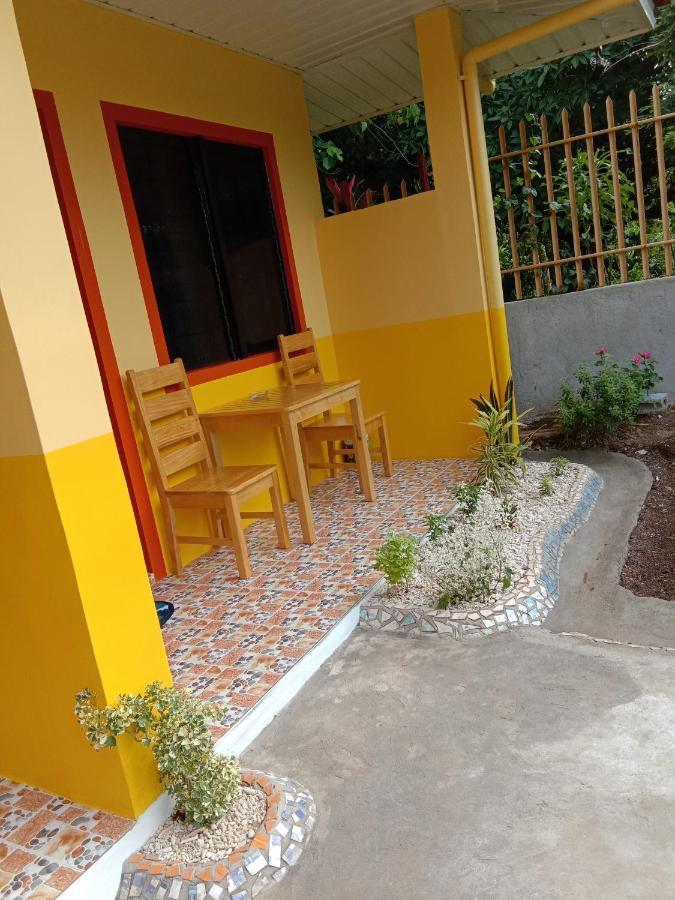 Uptown Guesthouse Siquijor Exterior photo